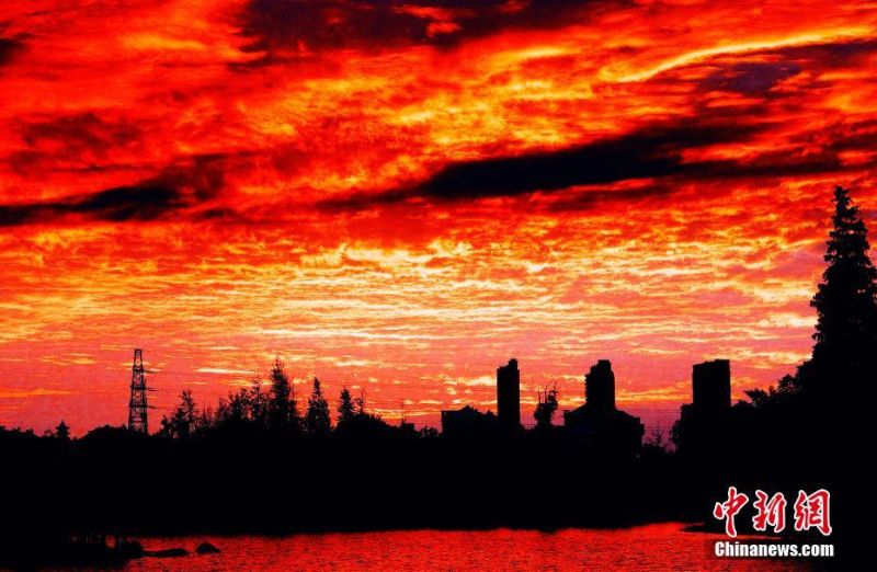 紹興現壯美火燒雲。