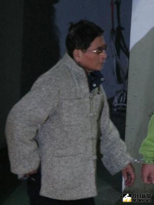 前鴻海資深副總廖萬城（圖）涉在民國98年7月至100年12月間，向鴻海集團10家供應商索取新台幣1億6232萬元回扣，台北地方法院31日依證交法背信等罪，合併判處廖萬城10年6個月徒刑。（檔案照片）中央社　105年10月31日