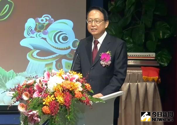 ▲台灣高鐵10月27日上市，每股承銷價為15.13元，高鐵早盤最高來到21.6元，漲幅達42.57%，新任高鐵董事長江耀宗出席掛牌典禮。（圖／翻攝自網路）