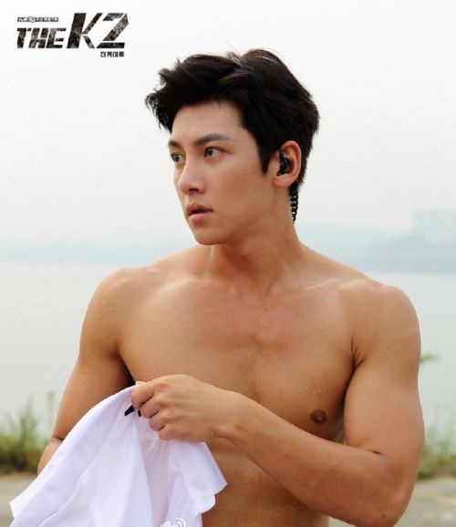 ▲池昌旭在《THE K2》中大秀精壯身材。(圖/翻攝自網路) ▲池昌旭在《THE K2》中大秀精壯身材。(圖/翻攝自網路)