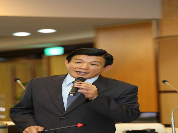 山上區長余基吉被爆深夜攜女到辦公室