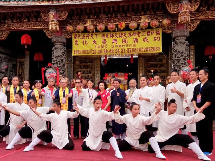 ▲道行天下—祖天師及諸天尊巡台祈福，抵達安平天后宮。