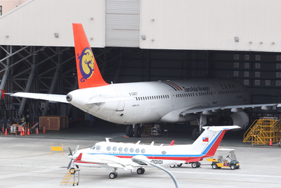 復興航空22日無預警停航，復興航空的飛機停在松山機場。中央社記者張皓安攝  105年11月22日