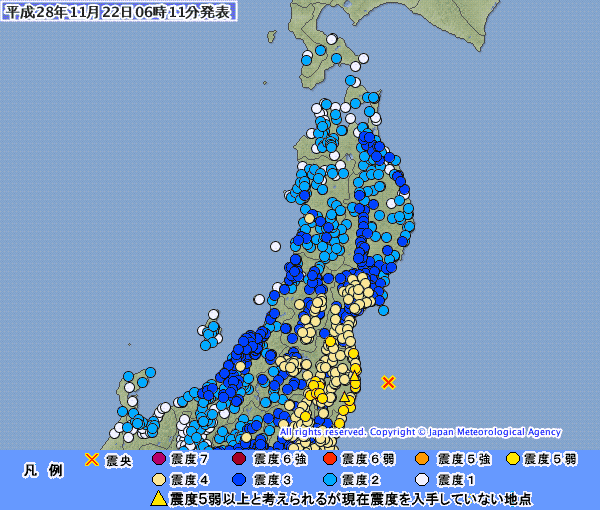 ▲日本當地時間22日清晨5點59分，東北地區外海發生規模7.3強震，已發布海嘯警報。（圖／日本氣象廳）