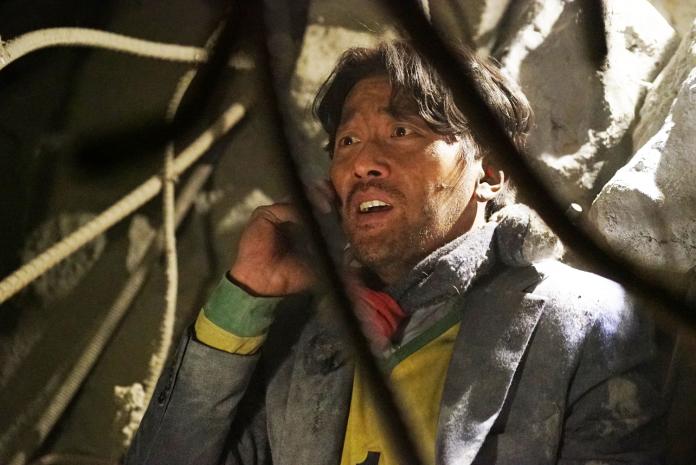 ▲河正宇被困在隧道中，等待搜救隊救援。（圖／鴻聯提供，2016.11.21）