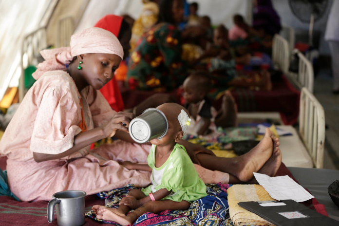 ▲人權觀察組織\\(HRW\\)上月31日指控，奈及利亞官員在受戰火蹂躪的東北部地區，對難民營的婦女與女孩性剝削。（圖／達志影像／美聯社）