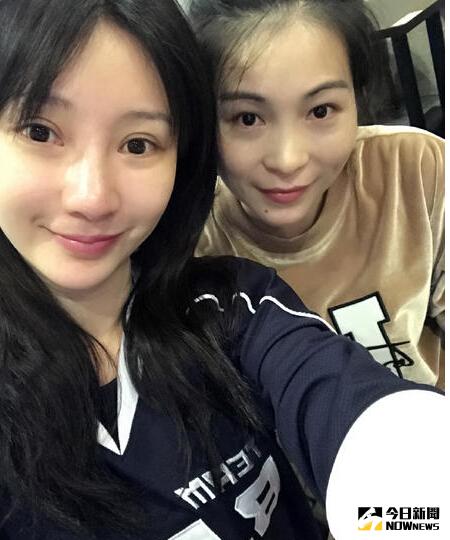 柳岩素顏約會閨蜜，網友大呼認不出。