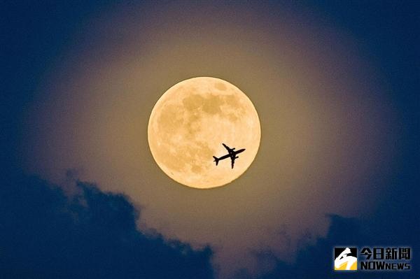 本世紀超級月亮今晚登場，錯過要再等18年。