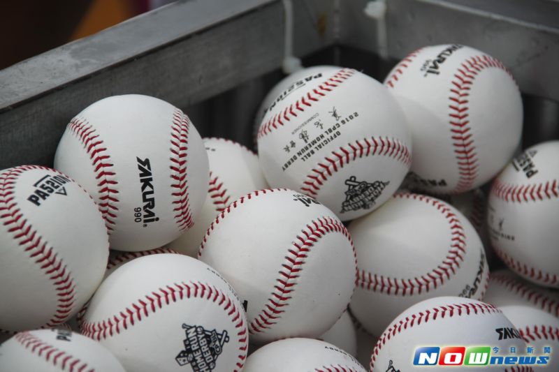 ▲中職用球沒問題嗎?（圖／吳政紘攝）