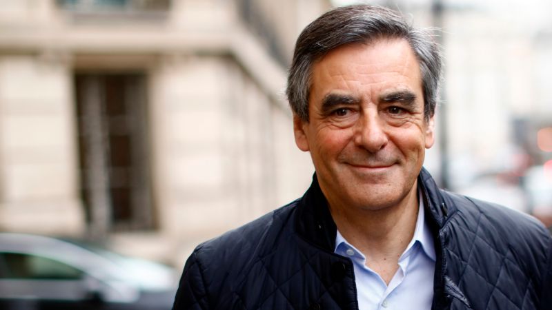 ▲法國前總理費雍剛贏得黨內初選，預計明年挑戰總統大位。（圖／達志影像／美聯社）