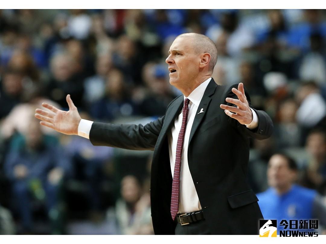 ▲今年61歲的Rick Carlisle已經執教獨行俠13年，今年球隊在季後賽首輪出局，老闆Mark Cuban(庫班)仍保證不會換帥。（圖／美聯社／達志影像）