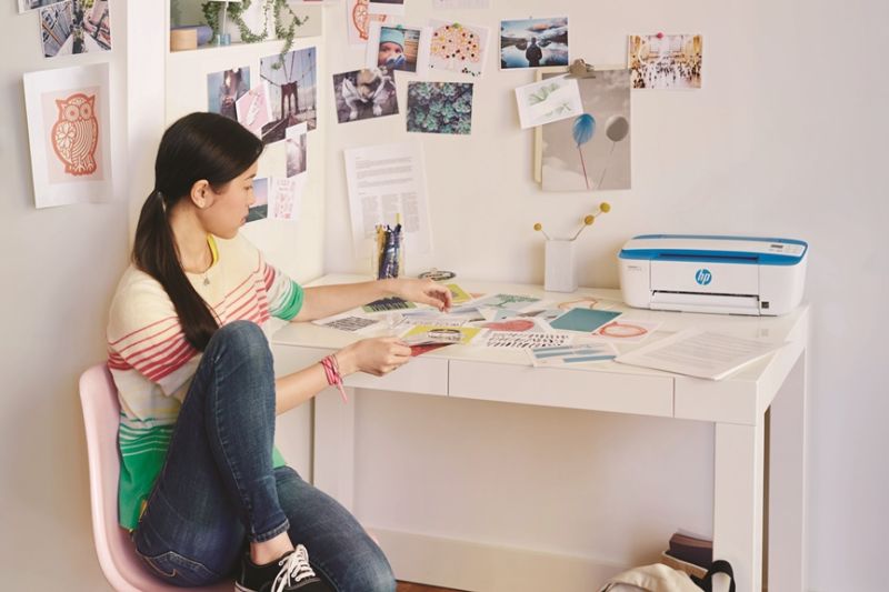 ▲HP DeskJet 3700系列印表機，化身居家時尚單品，點綴生活每一刻。（圖／公關公司提供）