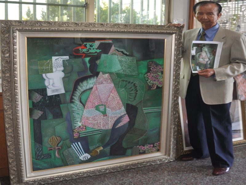 曾連續入選4屆台灣省美展的台南市麻豆區名書畫家王新章，畫了10幅仿畢卡索名畫，即日起展開拍賣，拍賣所得的20%捐給慈善團體。