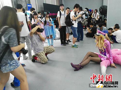 職業coser入行看顏值，年收入幾萬到幾十萬。