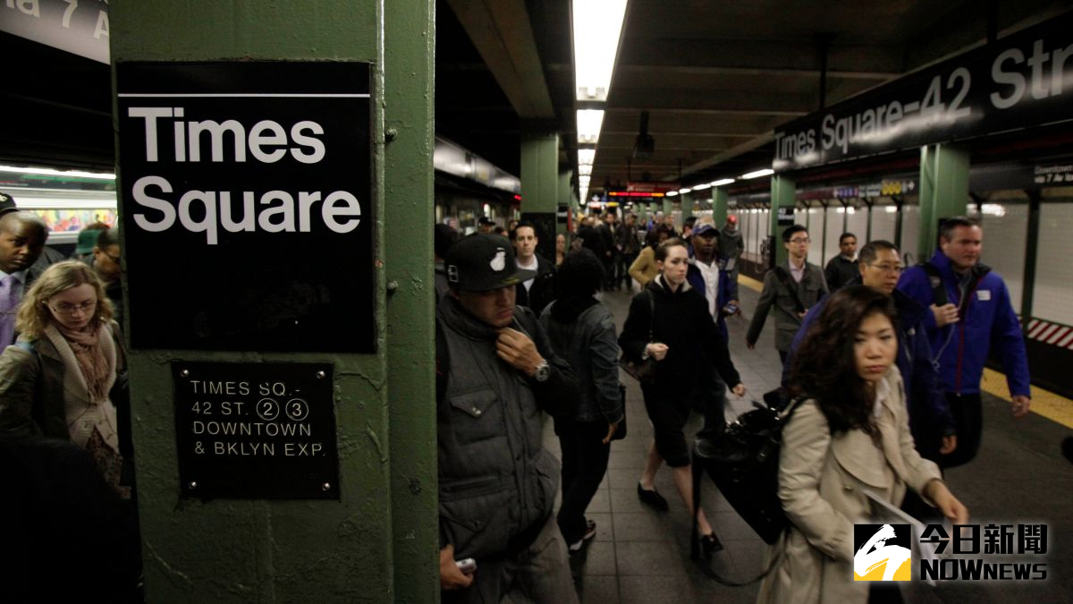 ▲紐約地鐵主管機關決議，單程票價將從2.75美元漲到2.9美元（約新台幣90元）。資料照。（圖／達志影像／美聯社）