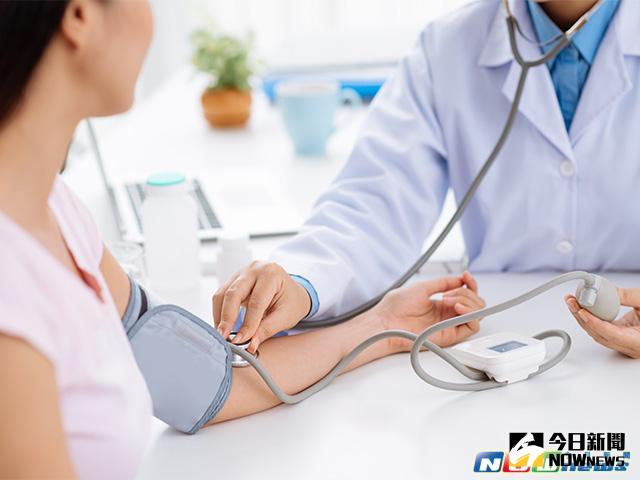 ▲出國旅遊發生事故需要醫療救援，民眾多希望以醫療轉送方式回台治療，只是費用動輒2、300萬元，現在有業者推出旅平險「海外醫療專機運送」附加條款，出國旅遊可以更安心。（圖／NOWnews資料照）