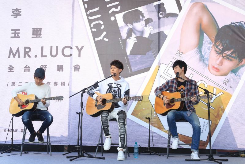 ▲李玉璽專輯『Mr.Lucy』臺北簽唱會。（圖／老鷹音樂提供，2016.11.5）
