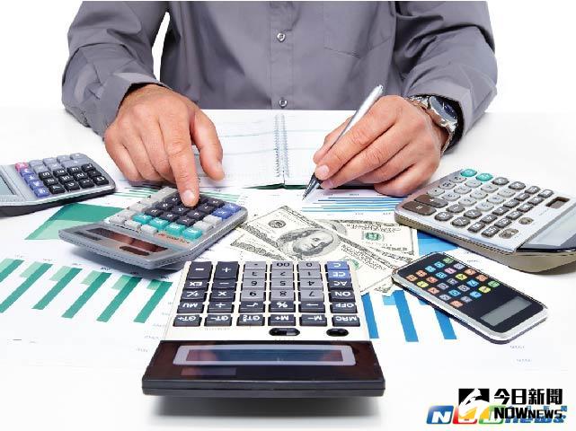 ▲緩解房貸戶短期財務壓力，銀行首創網路銀行線上房貸寬限期申請服務。（圖／NOWnews資料照）