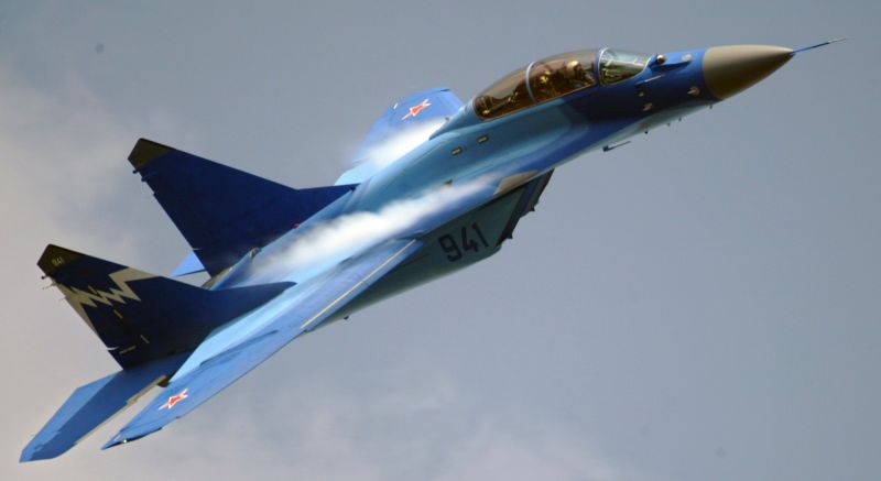 ▲2007年莫斯科航展中，進行表演的MiG-29K戰機。（圖／達志影像／美聯社）