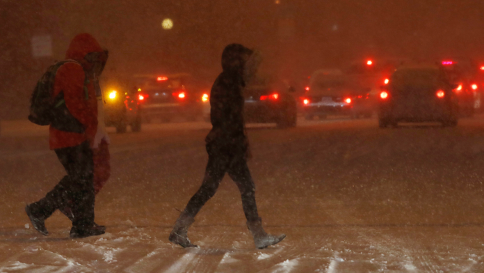 ▲冷氣團襲擊美東，道路結冰釀多起車禍。（圖／達志影像／美聯社）