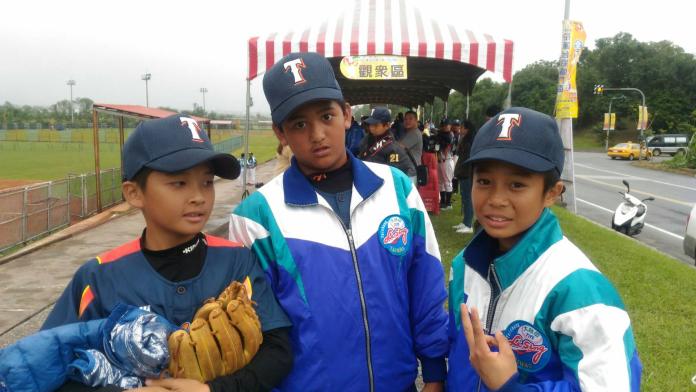 ▲台中聯隊逆轉擊敗新北聯隊，左起為台中聯隊選手林昆德、李以諾、高昱希。（圖／翻攝自網路）