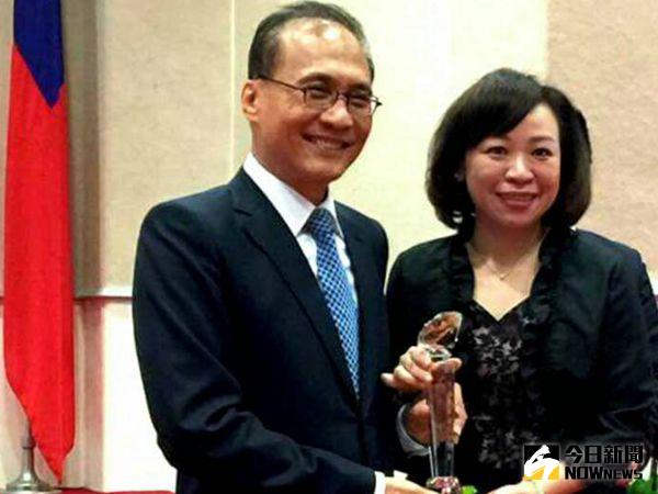 ▲臺南醫院護理科謝立韋主任，榮膺行政院模範公務人員。