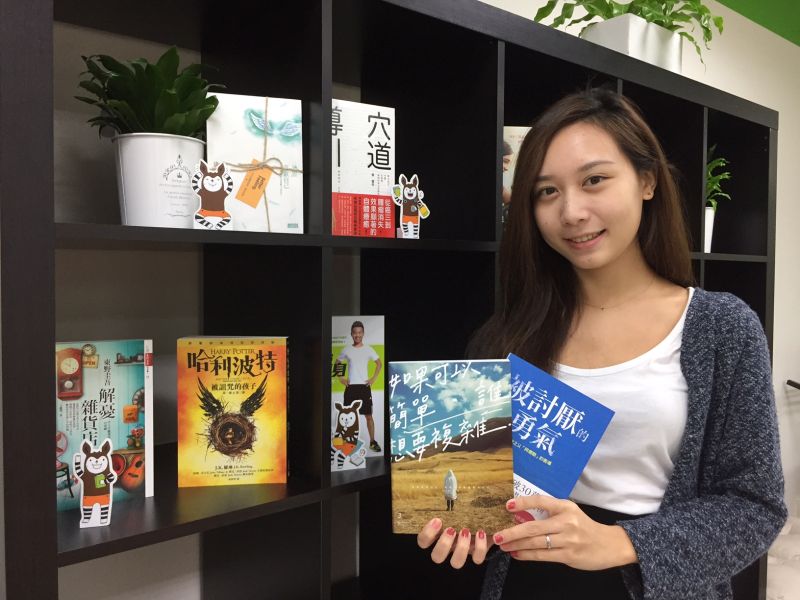 ▲博客來今（19）日公布年度報告，並揭示年度書籍銷售Top10，《被討厭的勇氣》、《如果可以簡單，誰想要複雜》等書入榜。（圖／博客來提供）