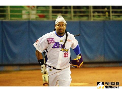 ▲前大聯盟球星Manny Ramirez曾短暫來台效力義大犀牛，當時刮起「曼尼旋風」，曾讓新莊球場創下系列賽3連戰皆滿場的紀錄。（圖／義大犀牛隊提供）