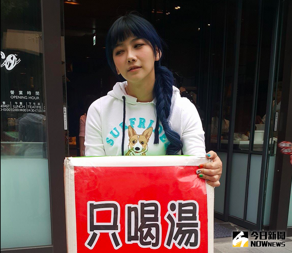 ▲邵庭被公認是運氣最差主持人，一天能吃兩道菜就該偷笑了！（圖／衛視中文台提供，2016.12.27）