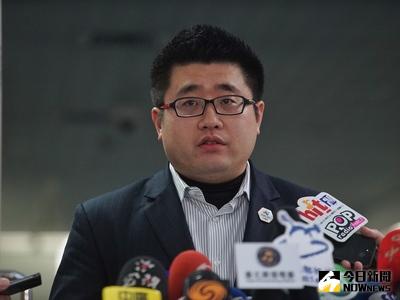 台北市政府發言人林鶴明（圖）將進入總統府工作，總統府發言人黃重諺5日表示，希望借重林鶴明的經驗，因此邀請林鶴明加入總統府幕僚團隊，台北市長柯文哲對此樂觀其成。（檔案照片）中央社　106年1月5日