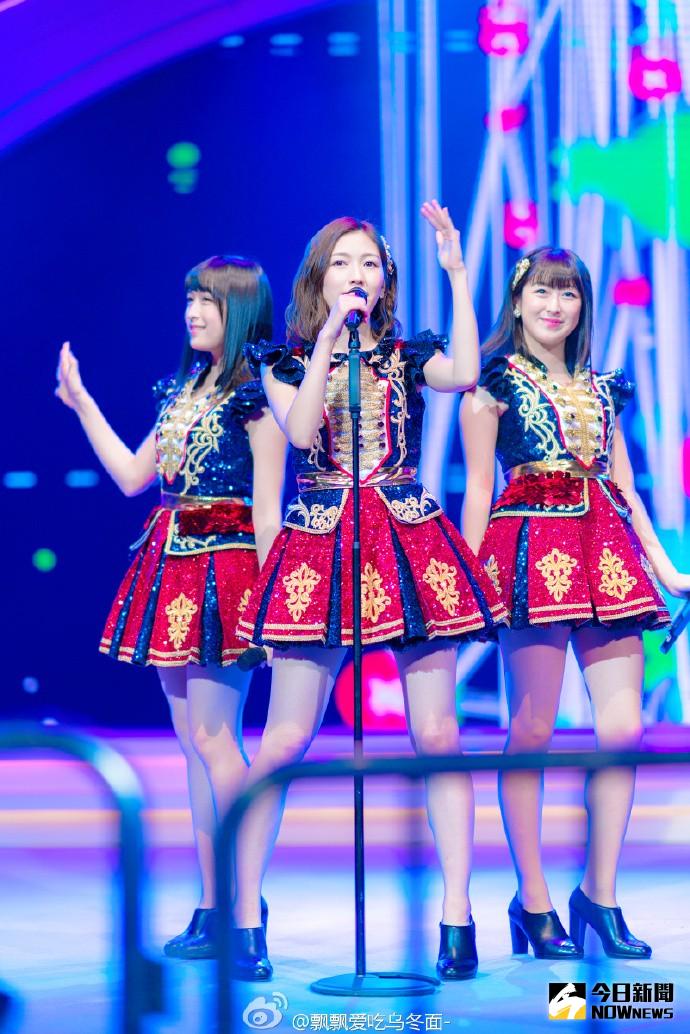 ▲AKB48成員渡邊麻友率隊友川本紗矢、伊豆田莉奈至上海舉行見面會。（圖／翻攝自微博）