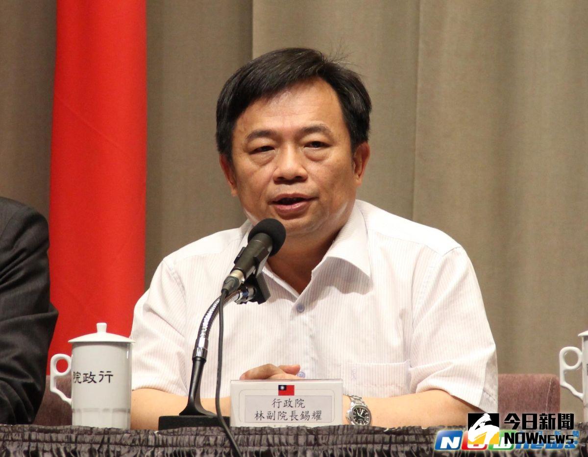 ▲針對兆豐金遭美國金管機關裁罰一事，行政院長林全與行政院副院長林錫耀、法務部長邱太三、金管會主委丁克華、副主委桂先農共同出席記者會。（圖／記者葉滕騏攝,2016.08.30）