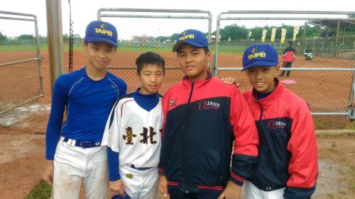 ▲本屆台北市聯隊碩果僅存的「東園幫」,左起:孫易磊、曾譯威、白振安、劉俊緯。(圖/翻攝自網路) ▲本屆台北市聯隊碩果僅存的「東園幫」,左起:孫易磊、曾譯威、白振安、劉俊緯。(圖/翻攝自網路)