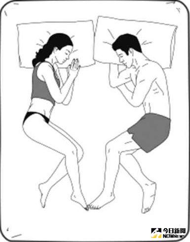 面對面睡姿暗示雙方對這段關係都感到滿足、放鬆，感情穩定。