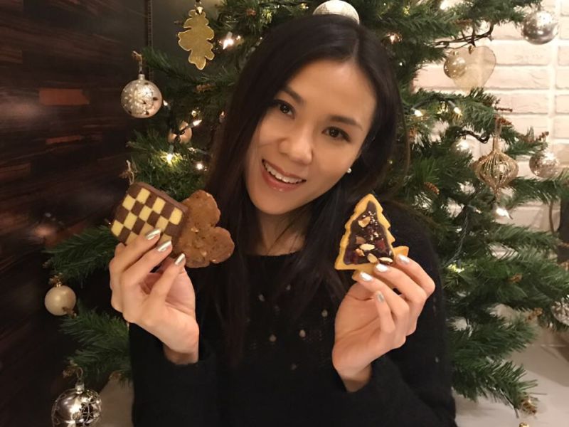 ▲蔡健雅為愛最大送上聖誕甜點私備秀，龜毛的她邊做邊緊張的尖叫 。（圖／愛最大提供，2016.12.22）