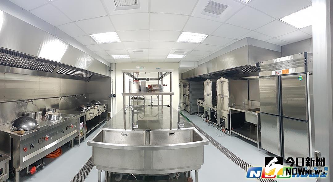 ▲李榮鍠斥資三千多萬，打造一間符合ISO 22000規範，以及HACCP危害分析的中央廚房。（圖／樂食餐廳提供）