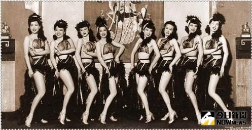 三俗的大腿舞，是草台班子的招牌節目。