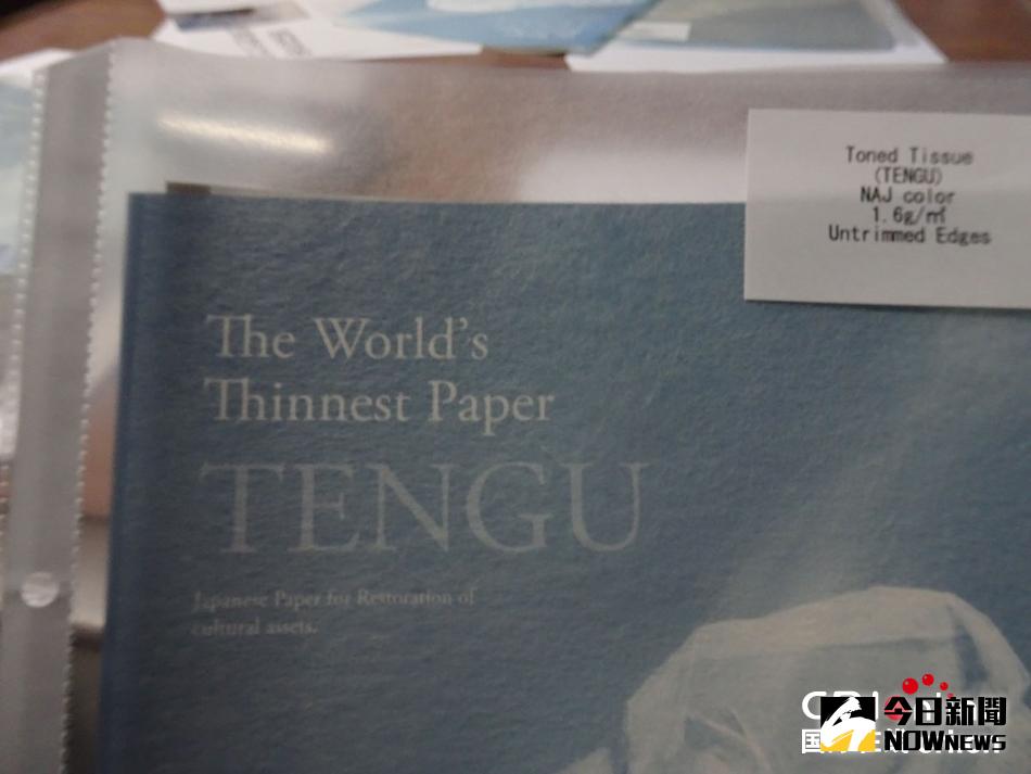 日高和紙薄如蟬翼，因此光線的穿透性極好。