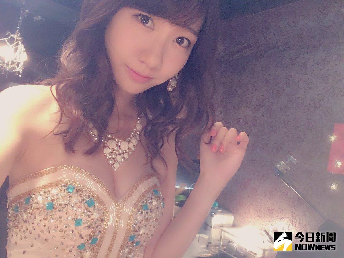 ▲柏木由紀飾演《馬路須加學園》第六季的陪酒女公關。（圖／翻攝自推特）