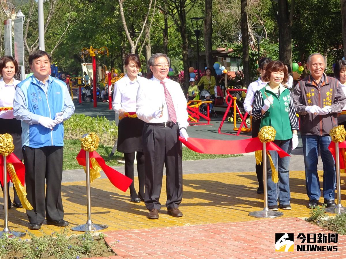 ▲副秘書長林佑賢、議員宋明宗、賴秋媚等出席共同見證公園啟用。（圖／記者黃村杉攝）。