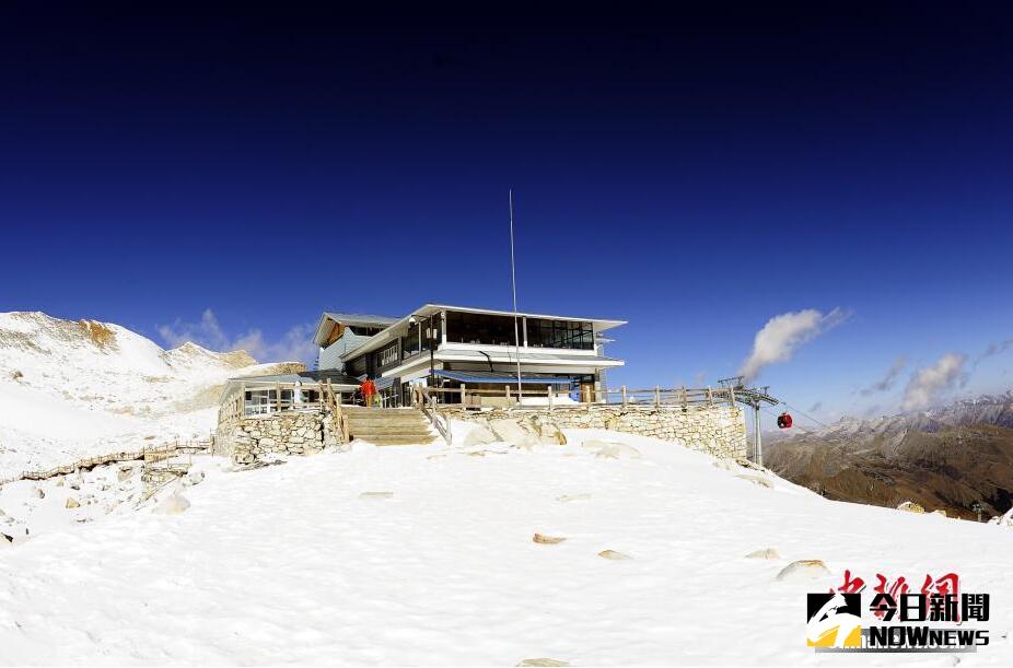 冰山上奇景，全世界最「孤獨」的咖啡館。