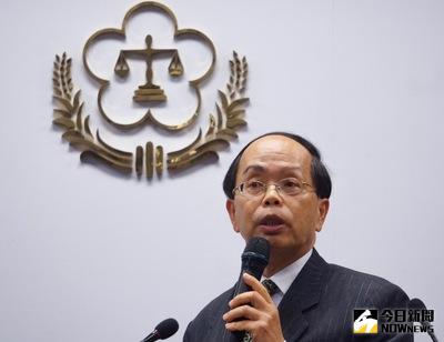 士林地檢署偵辦浩鼎案9日偵結，士檢襄閱主任檢察官陳錫柱（圖）下午出席記者會表示，依證交法等罪起訴前中研院院長翁啟惠、浩鼎董事長張念慈等人。中央社記者裴禛攝　106年1月9日