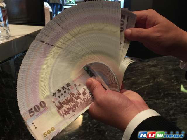 ▲該不該包紅包給女友？網友掀熱議。（圖／記者顏真真攝）