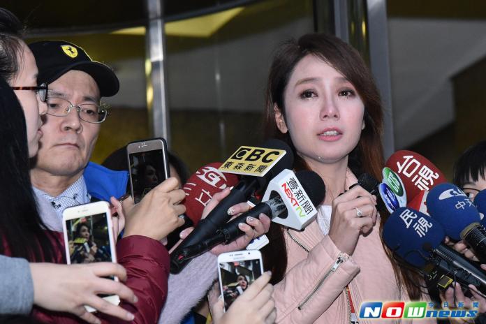 ▲海倫清桃與戴先生開說明會 。（圖／記者林柏年攝，2017.1.08）