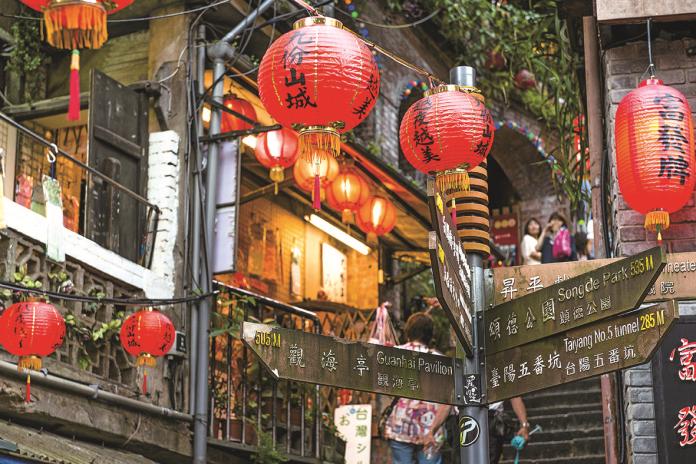 ▲近來有許多韓國人來台觀光旅遊，其中九份更是韓國旅客最愛景點之一，沒想到有遊客發文分享遊記，留言區竟遭台灣人熱情洗版。（示意圖／新北市政府）