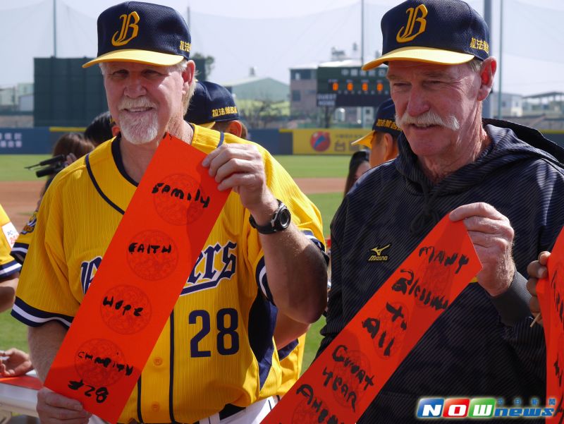 ▲中信兄弟總教練史耐德（左）。（圖／吳政紘攝）