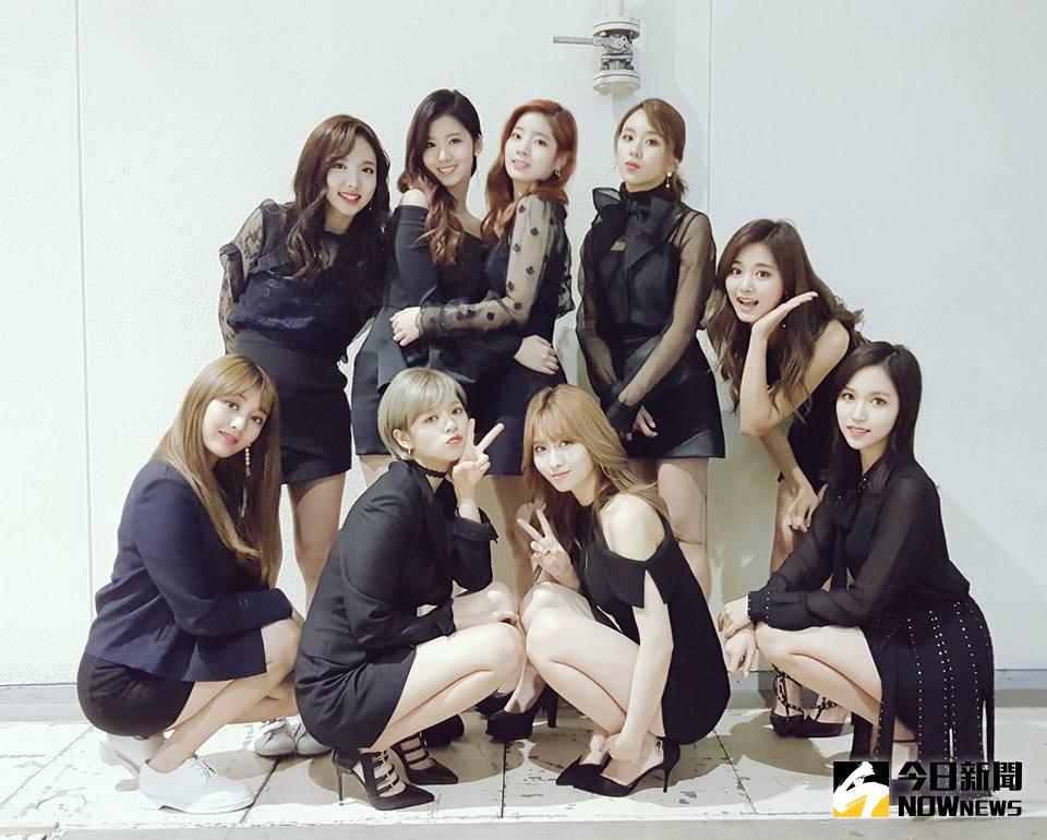 ▲TWICE在26日的節目中被放錯歌。（圖／翻攝自TWICE臉書）