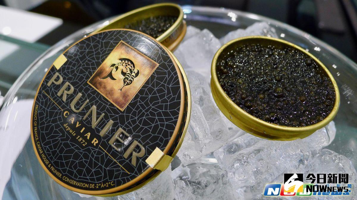 ▲品嚐魚子醬之前要先方在冰上保持低溫，而且絕對不能使用金屬器皿盛載。（圖／記者陳致宇攝）