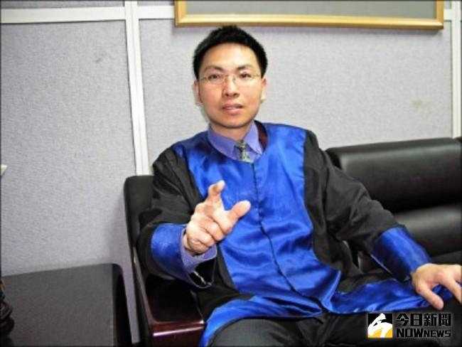 ▲當庭咆哮女被告，法官遭彈劾罰十個月俸。（圖／翻攝自華視）