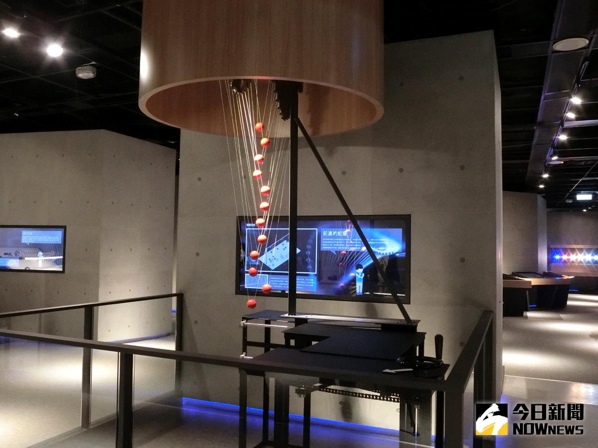 ▲科博館物理世界透過有趣生動的遊戲設計讓民眾深入淺出的了解物理原理。（記者賴淑禎攝